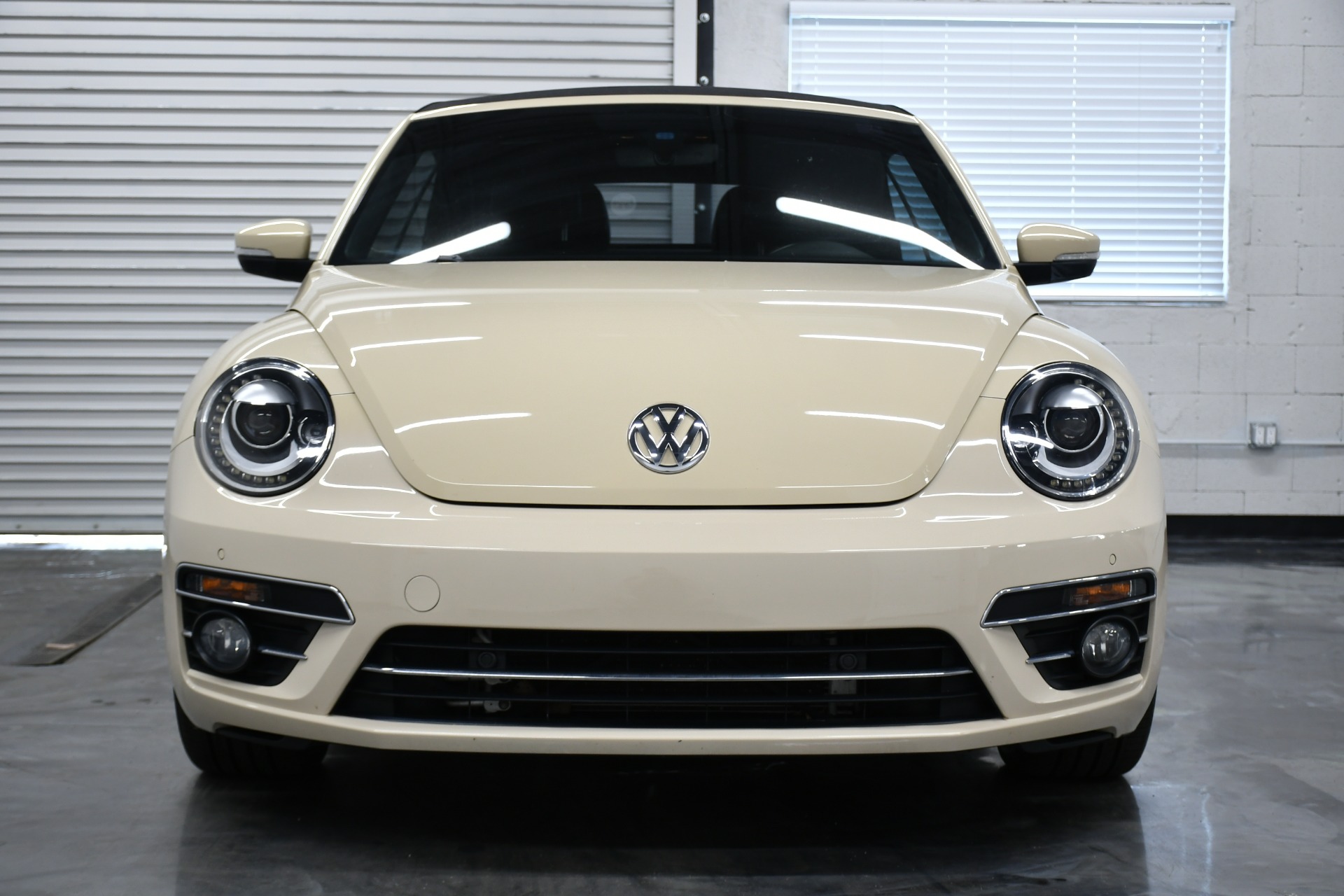 cream volkswagen dune buggy 2019